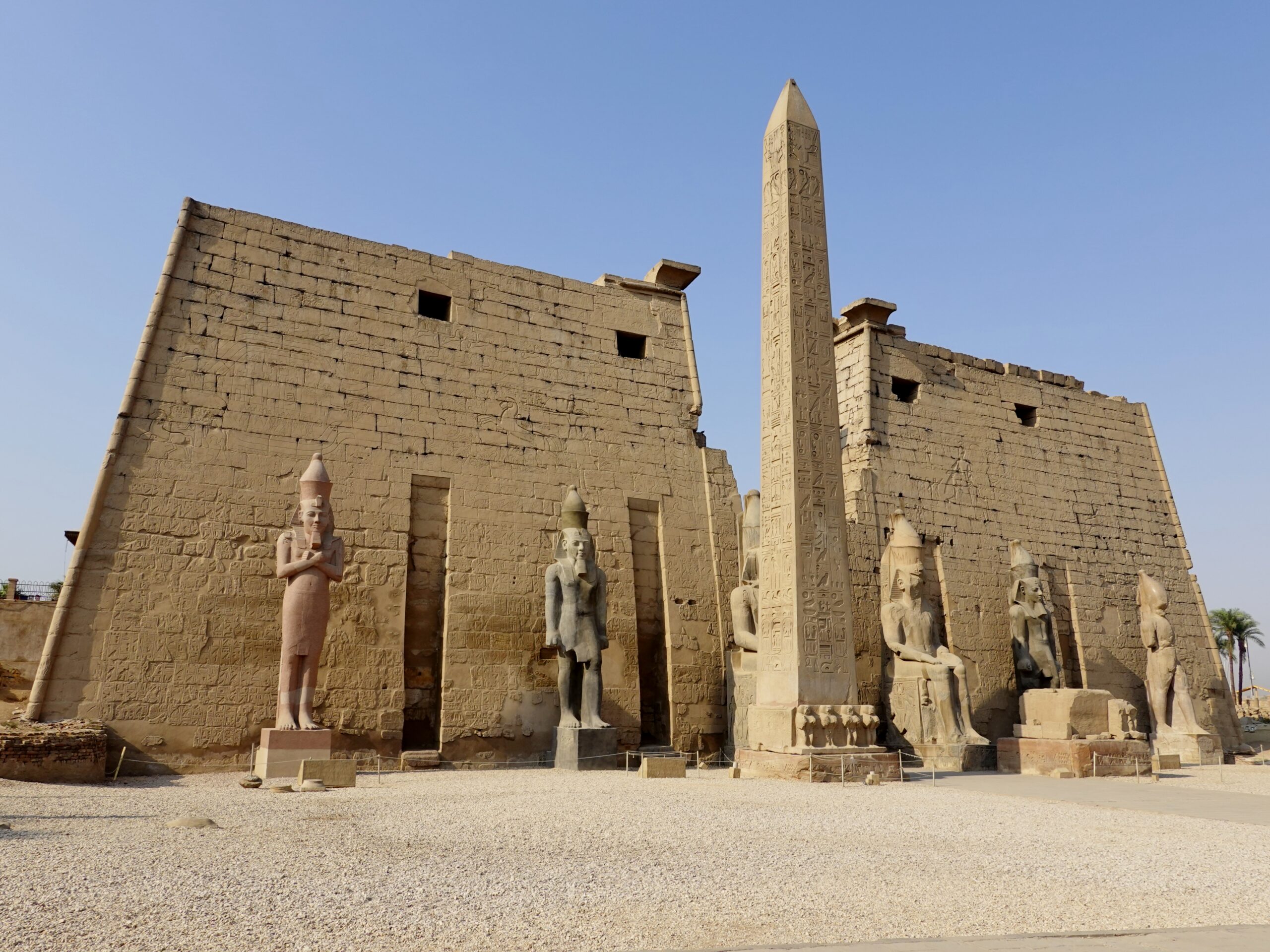 Luxor-Tempel_Pylon_02